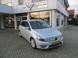 Grijs Gebruikt 2013 Mercedes B180 Ambition MPV | € 21.000