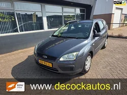 Grijs, metallic lak Gebruikt 2005 Ford Focus Stationwagen | € 1.640 (Eerlijke prijs)