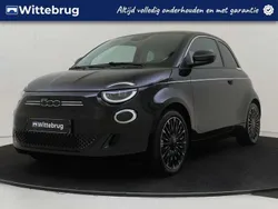 Zwart Gebruikt 2024 Fiat 500e La Prima Hatchback | € 27.925 (Eerlijke prijs)