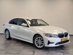 Wit Gebruikt 2021 BMW 318 Executive Sedan | € 29.950 (Eerlijke prijs)