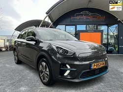 Grijs, metallic lak Gebruikt 2022 Kia e-Niro 3 SUV | € 22.880
