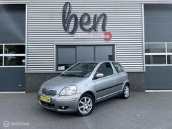 Grijs Gebruikt 2005 Toyota Yaris Hatchback | € 1.950 (Eerlijke prijs)