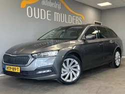 Grijs Gebruikt 2023 Skoda Octavia Business Line Stationwagen | € 28.950 (Goede deal)