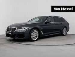 Grijs Gebruikt 2022 BMW 530e Comfort Edition Stationwagen | € 42.900 (Eerlijke prijs)