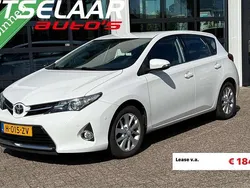 Wit Gebruikt 2013 Toyota Auris Hatchback | € 9.650 (Eerlijke prijs)