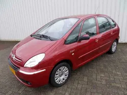 Rood Gebruikt 2006 Citroën Xsara Picasso MPV | € 895