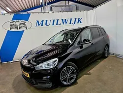 Zwart, metallic lak Gebruikt 2021 BMW 218 Executive Stationwagen | € 24.950 (Eerlijke prijs)
