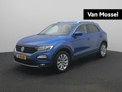 Blauw, metallic lak Gebruikt 2020 VW T-Roc Business SUV | € 19.940 (Goede deal)