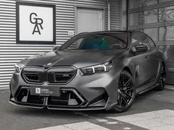 Grijs, metallic lak Gebruikt 2025 BMW M5 Comfort Edition Stationwagen | € 199.950