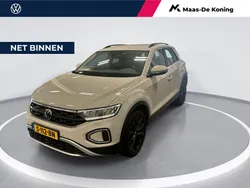 Grijs Gebruikt 2023 VW T-Roc Life SUV | € 28.940 (Goede deal)