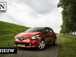 Rood Gebruikt 2015 Renault Clio IV Dynamique Hatchback | € 4.940 (Eerlijke prijs)