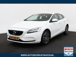 Wit Gebruikt 2019 Volvo V40 Stationwagen | € 15.950 (Eerlijke prijs)