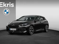 Zwart Nieuw 2025 BMW 123 Shadowline Hatchback | € 64.610