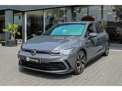 Grijs Gebruikt 2022 VW Golf VIII Business+ Hatchback | € 28.950 (Eerlijke prijs)