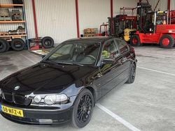 Zwart Gebruikt 2002 BMW 325 Executive Hatchback | € 4.995 (Super prijs)