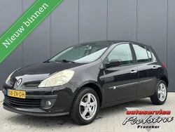 Zwart Gebruikt 2008 Renault Clio II Dynamique Hatchback | € 2.950 (Eerlijke prijs)