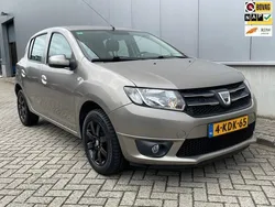 Bruin Gebruikt 2013 Dacia Sandero Lauréate Hatchback | € 4.350 (Eerlijke prijs)