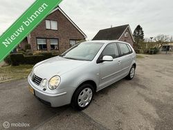 Grijs Gebruikt 2005 VW Polo Hatchback | € 1.650 (Eerlijke prijs)