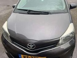 Grijs Gebruikt 2012 Toyota Yaris MPV | € 5.800 (Eerlijke prijs)