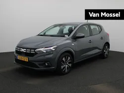 Grijs Gebruikt 2024 Dacia Sandero Expression Hatchback | € 19.935 (Eerlijke prijs)