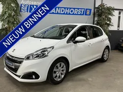 Wit Gebruikt 2017 Peugeot 208 Hatchback | € 7.995 (Eerlijke prijs)