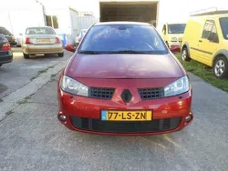Rood Gebruikt 2003 Renault Mégane II Luxe Hatchback | € 3.650