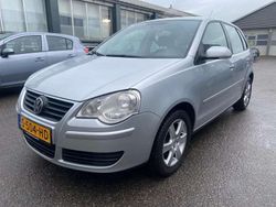 Grijs, metallic lak Gebruikt 2007 VW Polo Trendline Hatchback | € 4.250 (Eerlijke prijs)