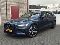 Blauw, metallic lak Gebruikt 2021 Volvo V60 R-Design Stationwagen | € 29.750 (Eerlijke prijs)