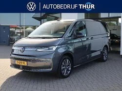 Grijs Gebruikt 2023 VW Multivan Style Van | € 54.950 (Goede deal)