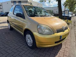Geel Gebruikt 1999 Toyota Yaris Terra Hatchback | € 950 (Goede deal)