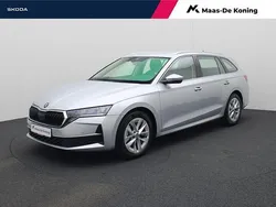 Grijs Gebruikt 2025 Skoda Octavia Selection Stationwagen | € 38.880 (Duur)