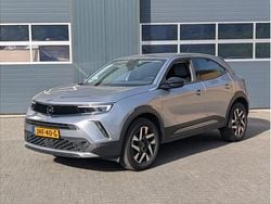 Grijs Gebruikt 2023 Opel Mokka Ultimate SUV | € 19.944 (Goede deal)