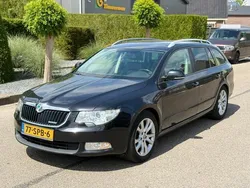 Zwart Gebruikt 2011 Skoda Superb Business Line Stationwagen | € 3.950 (Iets duurder)