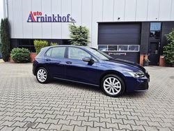 Blauw Gebruikt 2020 VW Golf VIII Style Hatchback | € 20.450 (Goede deal)