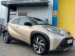 Bruin Gebruikt 2022 Toyota Aygo Envy Hatchback | € 18.250 (Eerlijke prijs)