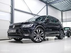 Zwart (metallic) Gebruikt 2019 VW Tiguan Highline SUV | € 30.990 (Eerlijke prijs)