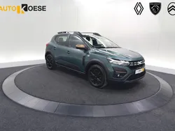 Groen, metallic lak Gebruikt 2024 Dacia Sandero Extreme Hatchback | € 23.400 (Eerlijke prijs)