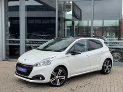 Wit Gebruikt 2017 Peugeot 208 GT-line Hatchback | € 9.450 (Eerlijke prijs)
