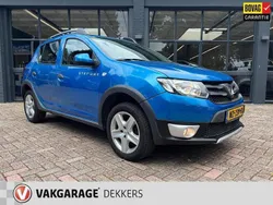 Blauw Gebruikt 2014 Dacia Sandero Lauréate Hatchback | € 7.899 (Eerlijke prijs)