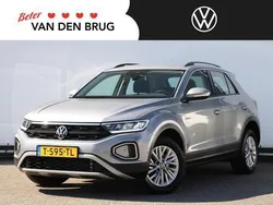 Grijs Gebruikt 2023 VW T-Roc Life SUV | € 24.795 (Goede deal)