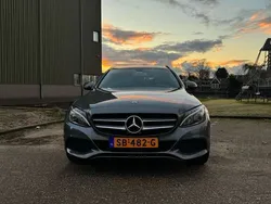Grijs Gebruikt 2018 Mercedes C200 Premium Stationwagen | € 22.350 (Goede deal)