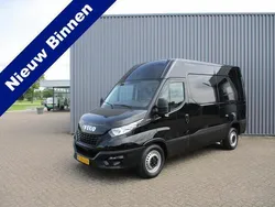 Zwart Gebruikt 2021 Iveco 35.12 Van | € 22.750 (Duur)