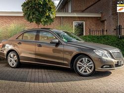 Grijs Gebruikt 2009 Mercedes E350 Elegance Sedan | € 21.950 (Iets duurder)