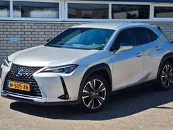 Zilver Gebruikt 2019 Lexus UX 250h Luxury Line SUV | € 27.950 (Eerlijke prijs)