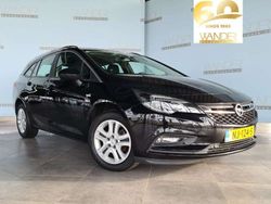 Zwart Gebruikt 2017 Opel Astra Stationwagen | € 8.950 (Eerlijke prijs)