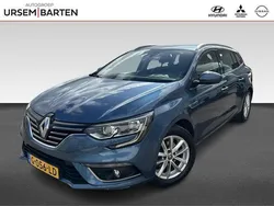 Blauw, metallic lak Gebruikt 2017 Renault Mégane GrandTour LIMITED Stationwagen | € 12.430 (Eerlijke prijs)