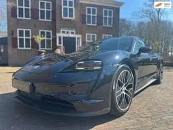 Zwart Gebruikt 2021 Porsche Taycan Performance Package Sedan | € 58.744 (Super prijs)