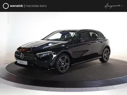 Zwart, metallic lak Nieuw 2025 Mercedes A250 AMG line Hatchback | € 41.651 (Super prijs)