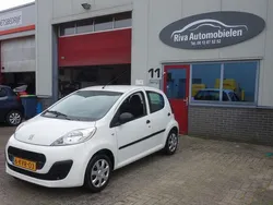 Wit Gebruikt 2013 Peugeot 107 Access Hatchback | € 3.950 (Eerlijke prijs)