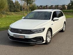 Wit Gebruikt 2020 VW Passat GTE Sedan | € 21.250 (Goede deal)